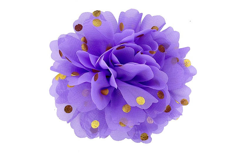 Vrolijke grote lila paarse haarbloem van chiffon met gouden stipjes. Op een handig knipje met kleine tandjes van ongeveer 5 centimeter. Half bekleed met lila paars lint.
