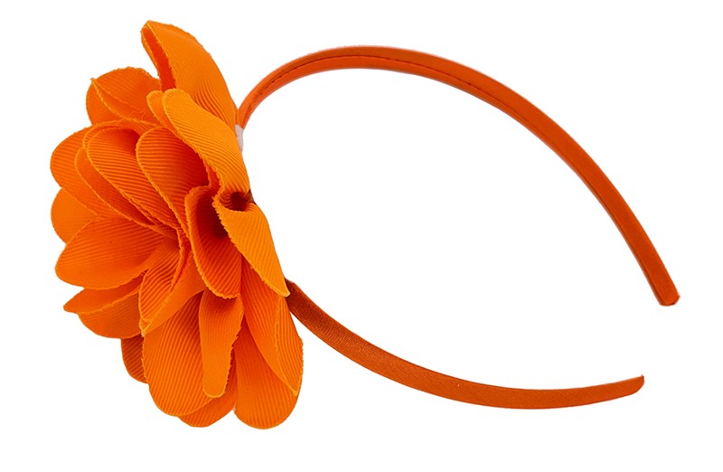 Vrolijke oranje meisjes diadeem met een grote oranje bloem.