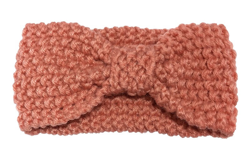 Leuke (oud) roze baby, peuter, kleuter haarband. Deze gebreide haarband is ongeveer 8 centimeter breed.
Lekker warm in de winter voor de kleine meisjes. 
Deze oud roze haarband heeft iets meer rek in het materiaal waardoor hij iets langer te gebruiken is. 
Tot en met ongeveer 6 jaar. 