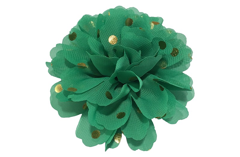 Vrolijke grote donker groene haarbloem van chiffon met gouden stipjes. 
Op een handig knipje met kleine tandjes van ongeveer 5 centimeter. Half bekleed met groen lint.