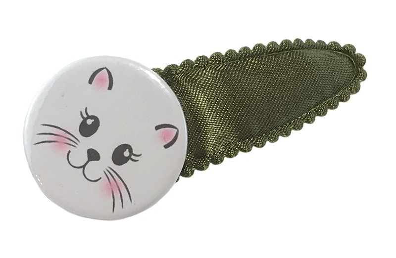 Vrolijk glanzend legergroen peuter kleuter haarspeldje met een leuke button met daarop een schattig poezenkopje. 