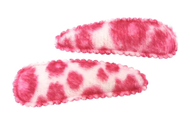 Lief setje van 2 licht roze fluffie peuter kleuter haarspeldjes met felroze vlekken patroontjes. 