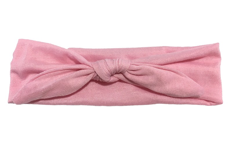 Lief effen licht roze baby peuter haarbandje van zachte rekbare stof. In een leuk modelletje geknoopt. 
Het haarbandje is ongeveer 5 centimeter breed. 
